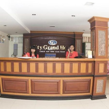 City Grand Hotel Μανταλέι Εξωτερικό φωτογραφία