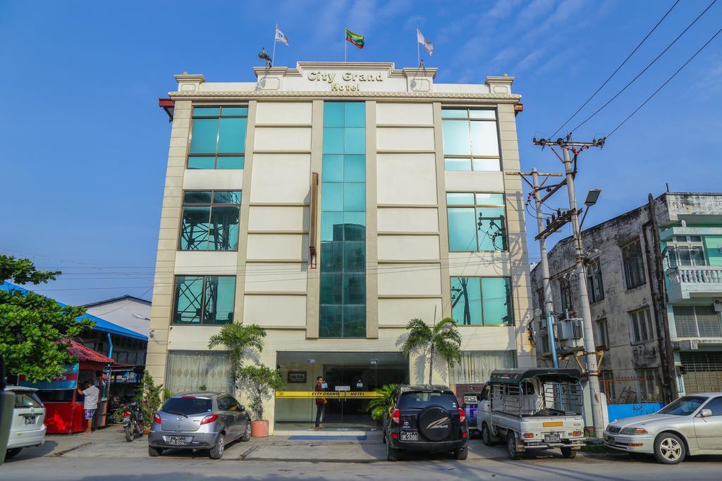 City Grand Hotel Μανταλέι Εξωτερικό φωτογραφία