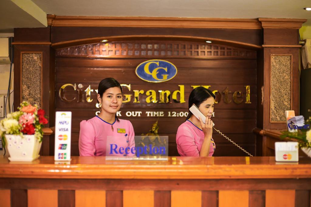 City Grand Hotel Μανταλέι Εξωτερικό φωτογραφία