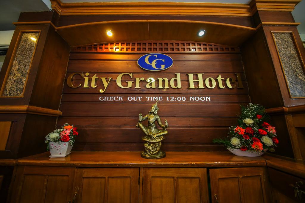 City Grand Hotel Μανταλέι Εξωτερικό φωτογραφία