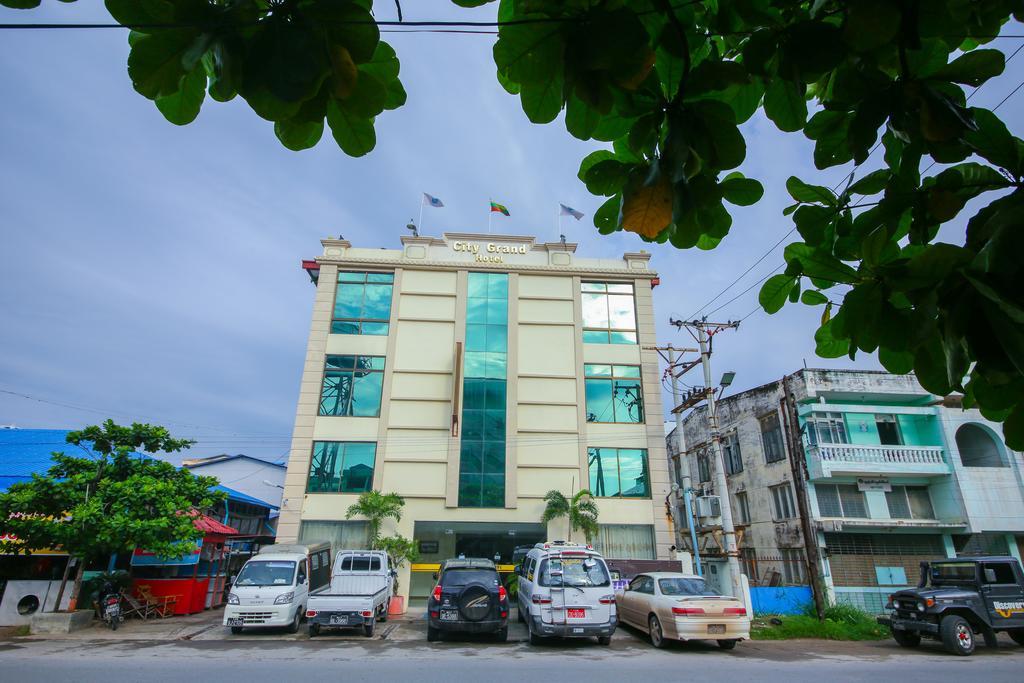 City Grand Hotel Μανταλέι Εξωτερικό φωτογραφία