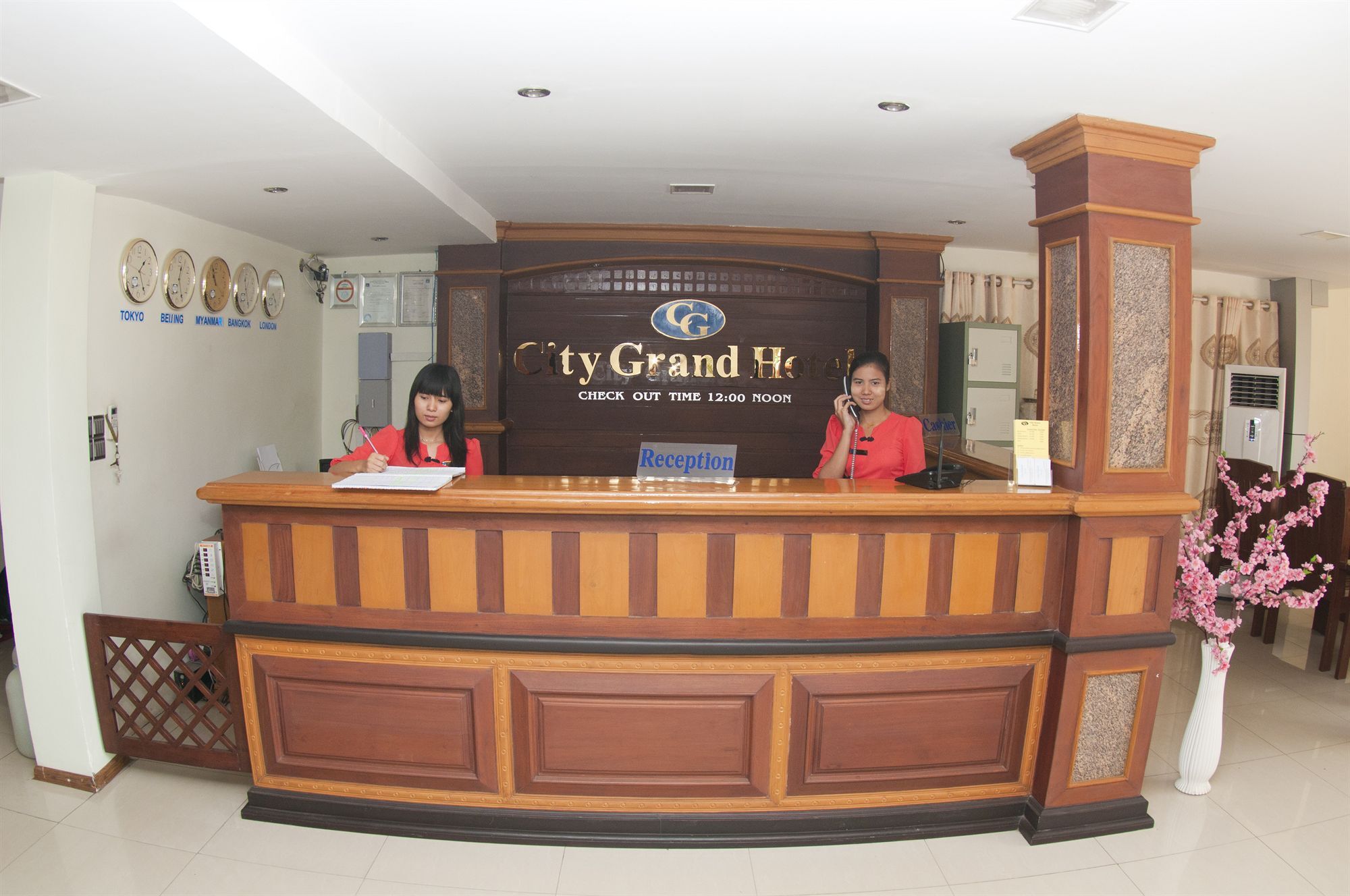 City Grand Hotel Μανταλέι Εξωτερικό φωτογραφία