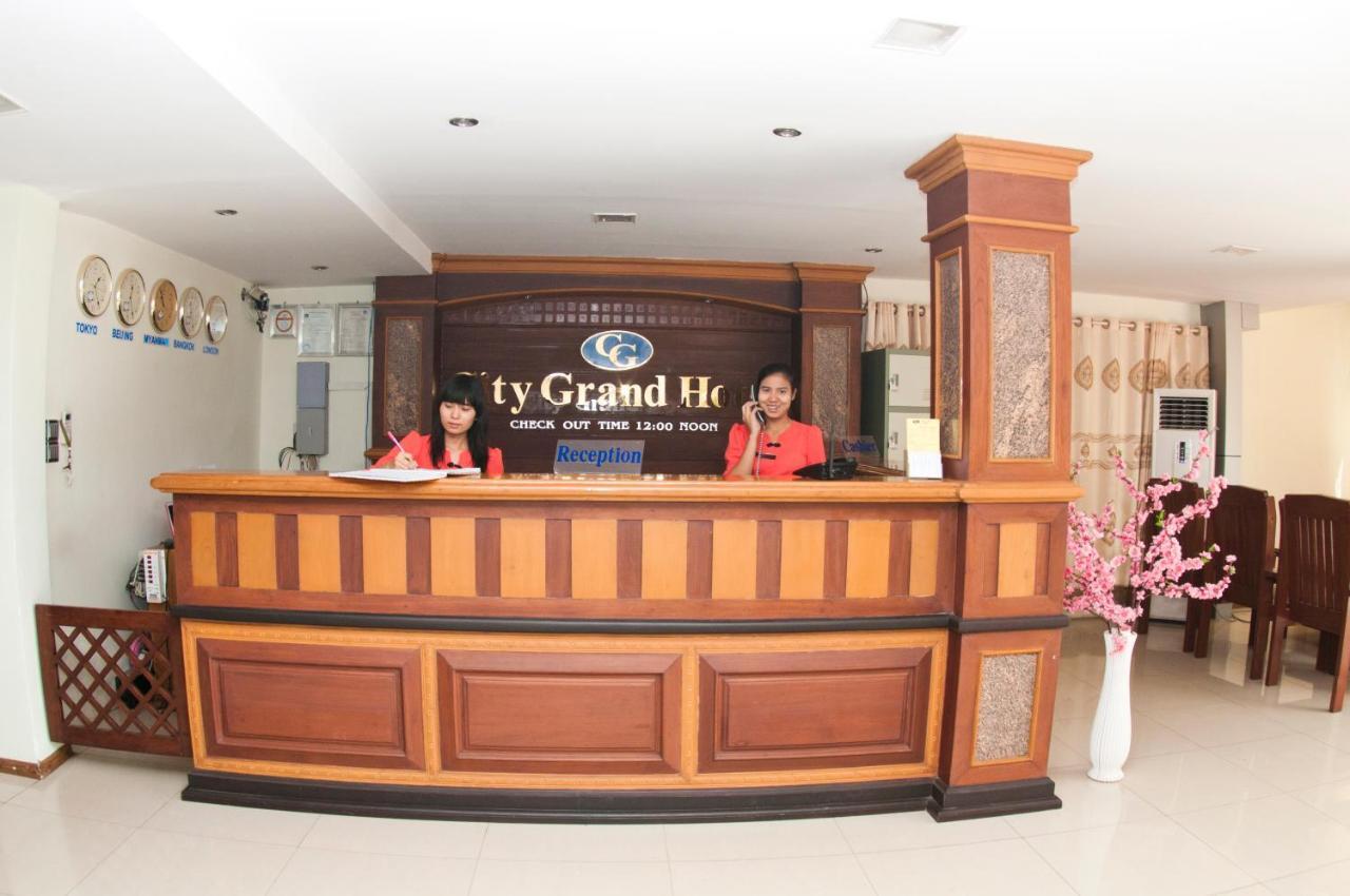 City Grand Hotel Μανταλέι Εξωτερικό φωτογραφία